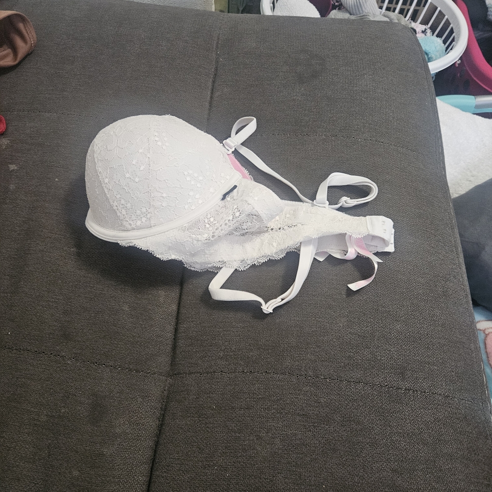 PINK Victoria's Secret White Lace Push-Up Bra with Pink Accents